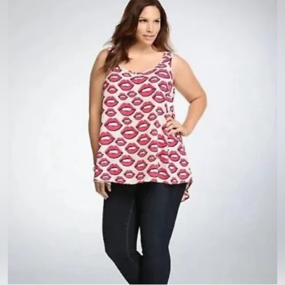 Torrid Womens White Pink Lip Print High Low Sleeveless Tank Top Scoop Neck